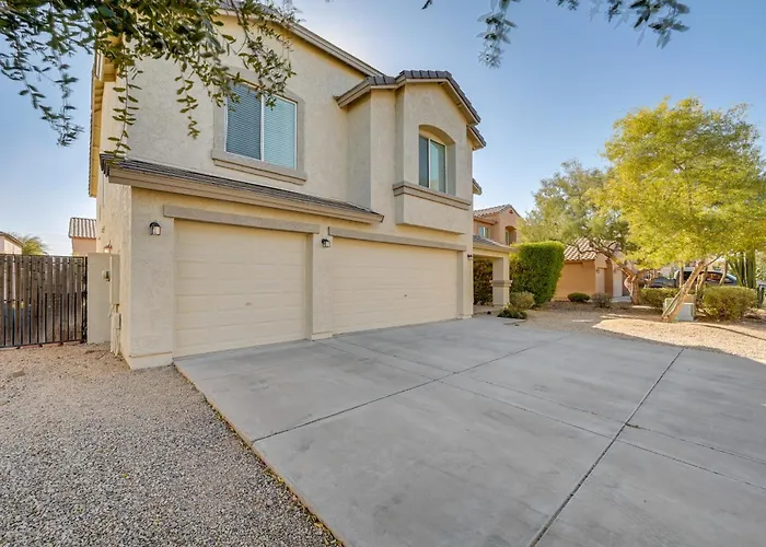 Putting Green, Pool & Spa: In Queen Creek!