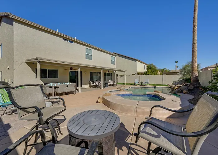 Putting Green, Pool & Spa: In Queen Creek! *