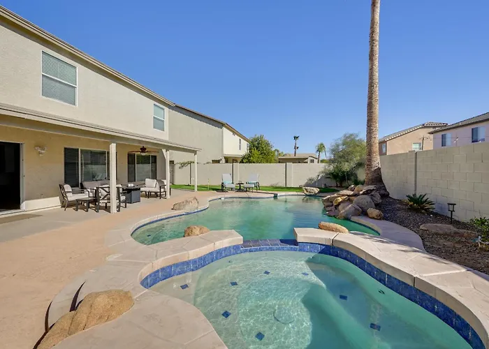 Putting Green, Pool & Spa: In Queen Creek!
