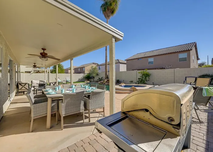 Putting Green, Pool & Spa: In Queen Creek! Queen Creek